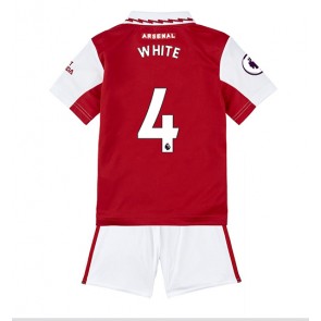 Arsenal Benjamin White #4 babykläder Hemmatröja barn 2022-23 Korta ärmar (+ Korta byxor)